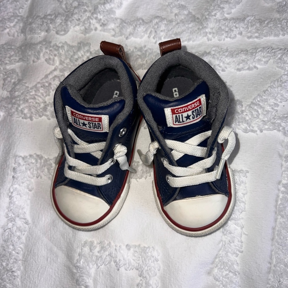 Converse Chuck Taylor All Star• Toddler • Navy and White Sneakers